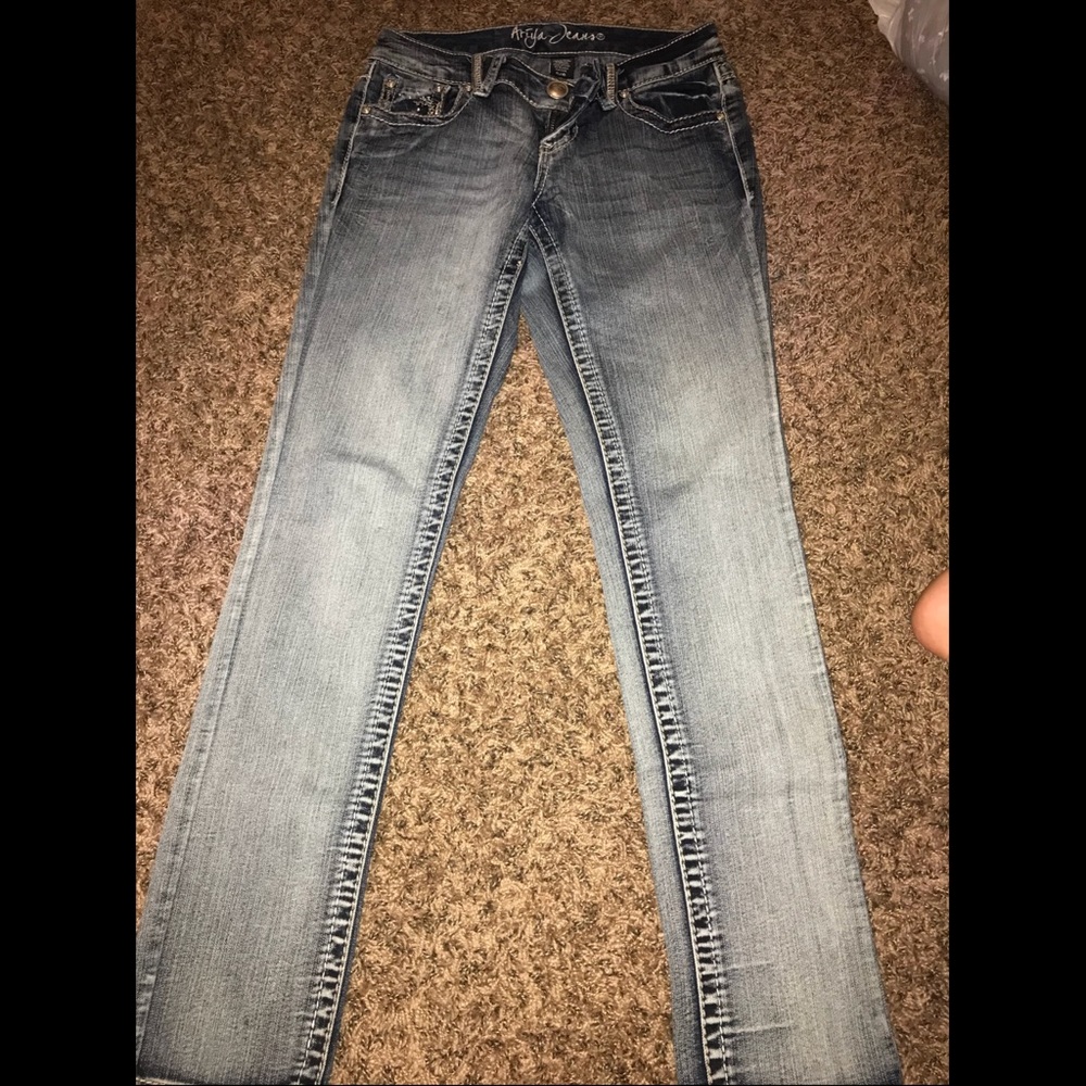 Ariya Jeans